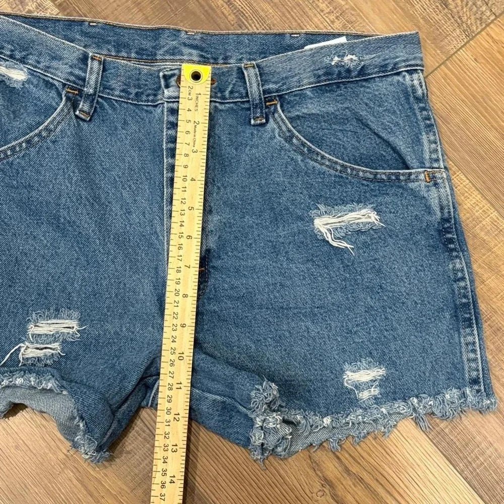 Y2K 2000s Blue Denim Shorts rustlers cut off shorts worn in look Size 34 Cotton